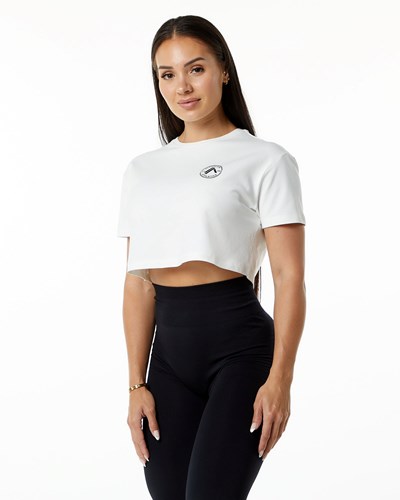 White Alphalete Fitted Performance Short Sleeve Crop | OPSQLH861