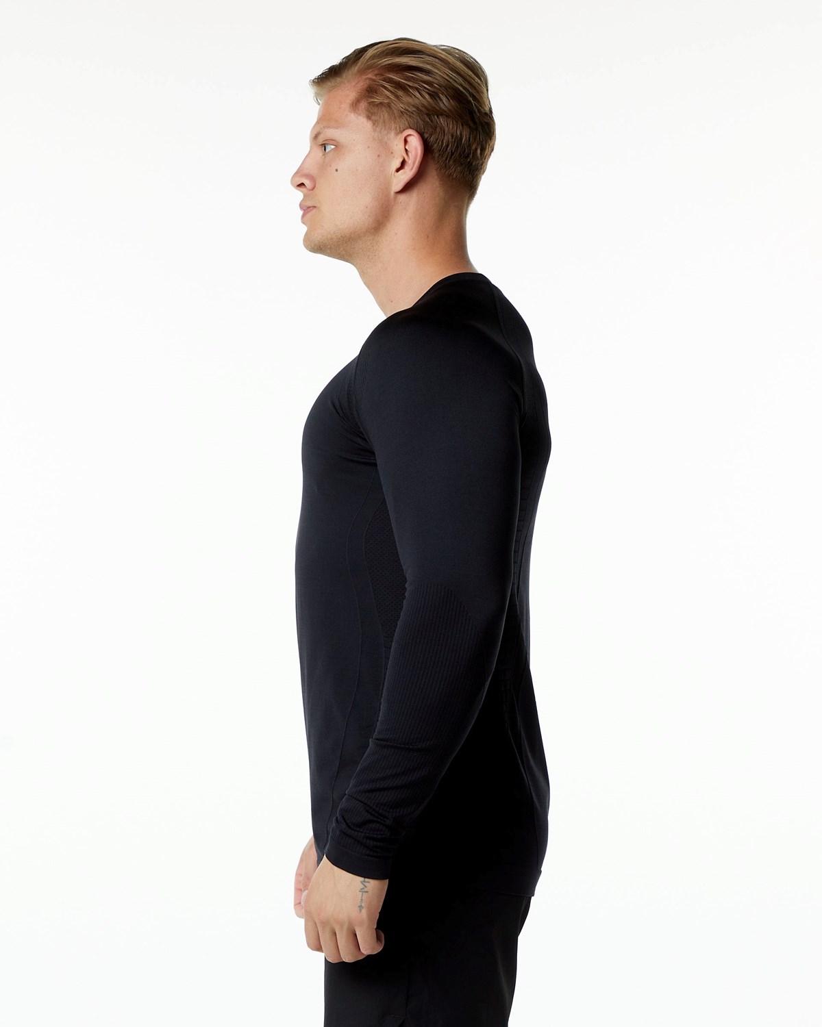 Black Alphalete High Performance Seamless Long Sleeve Tee | BKJZAR105