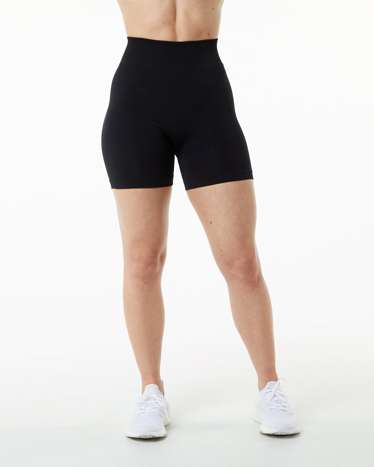 Black Alphalete High Performance Seamless Short | SCXWYG670