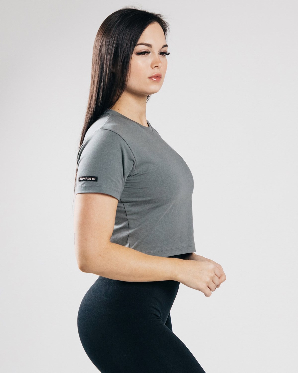 Concrete Alphalete Fitted Performance Crop Top | NFRCSM849