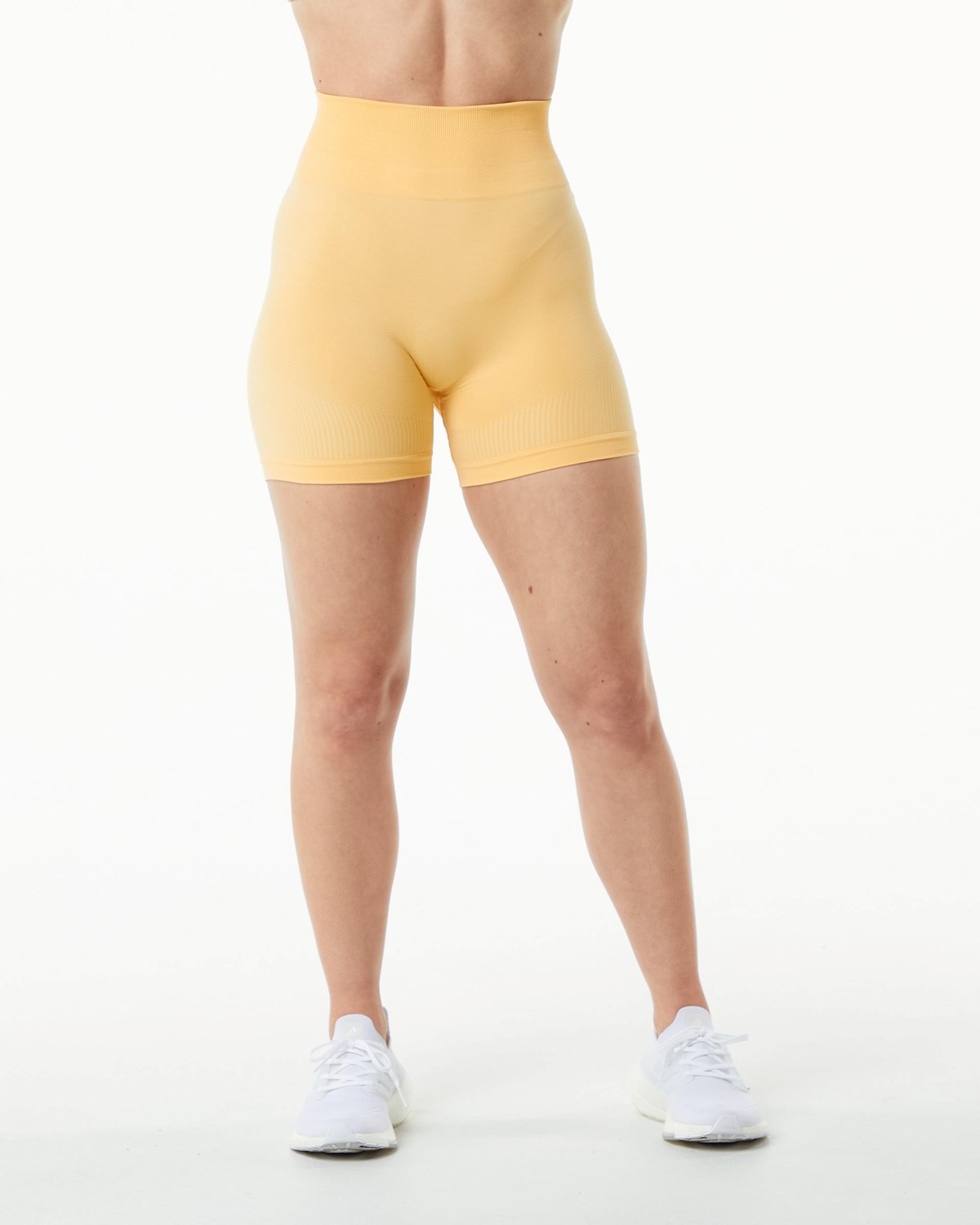 Daffodil Alphalete High Performance Seamless Short | AQEOKF483