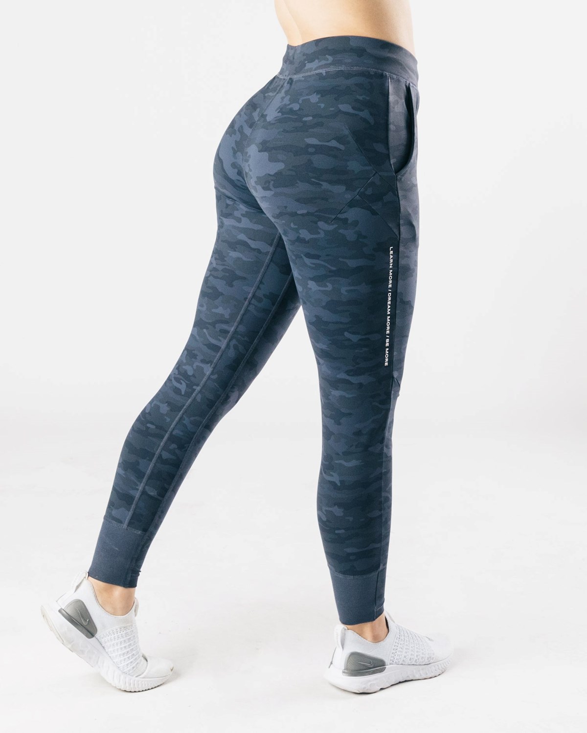 Dark Navy Camo Alphalete 4-Way Stretch Jogger | XAIJBQ792