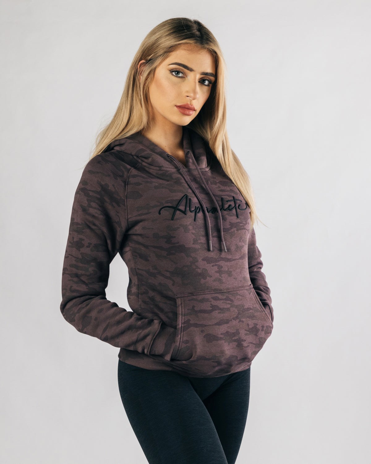 Striker Alphalete Fitted Performance Hoodie | RLKGQU965