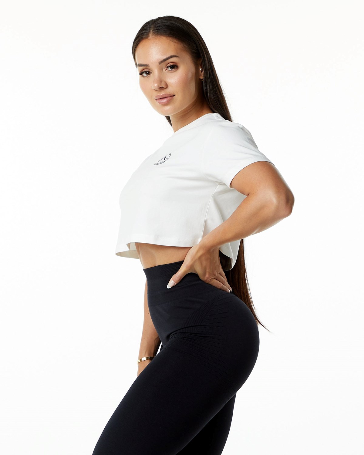 White Alphalete Fitted Performance Short Sleeve Crop | OPSQLH861